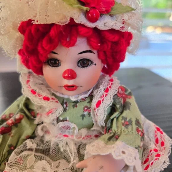 Marie Osmond Porcelain doll Rag A Muffin Christmas Morning , 8 inches 2007 #3554 - Picture 5 of 6